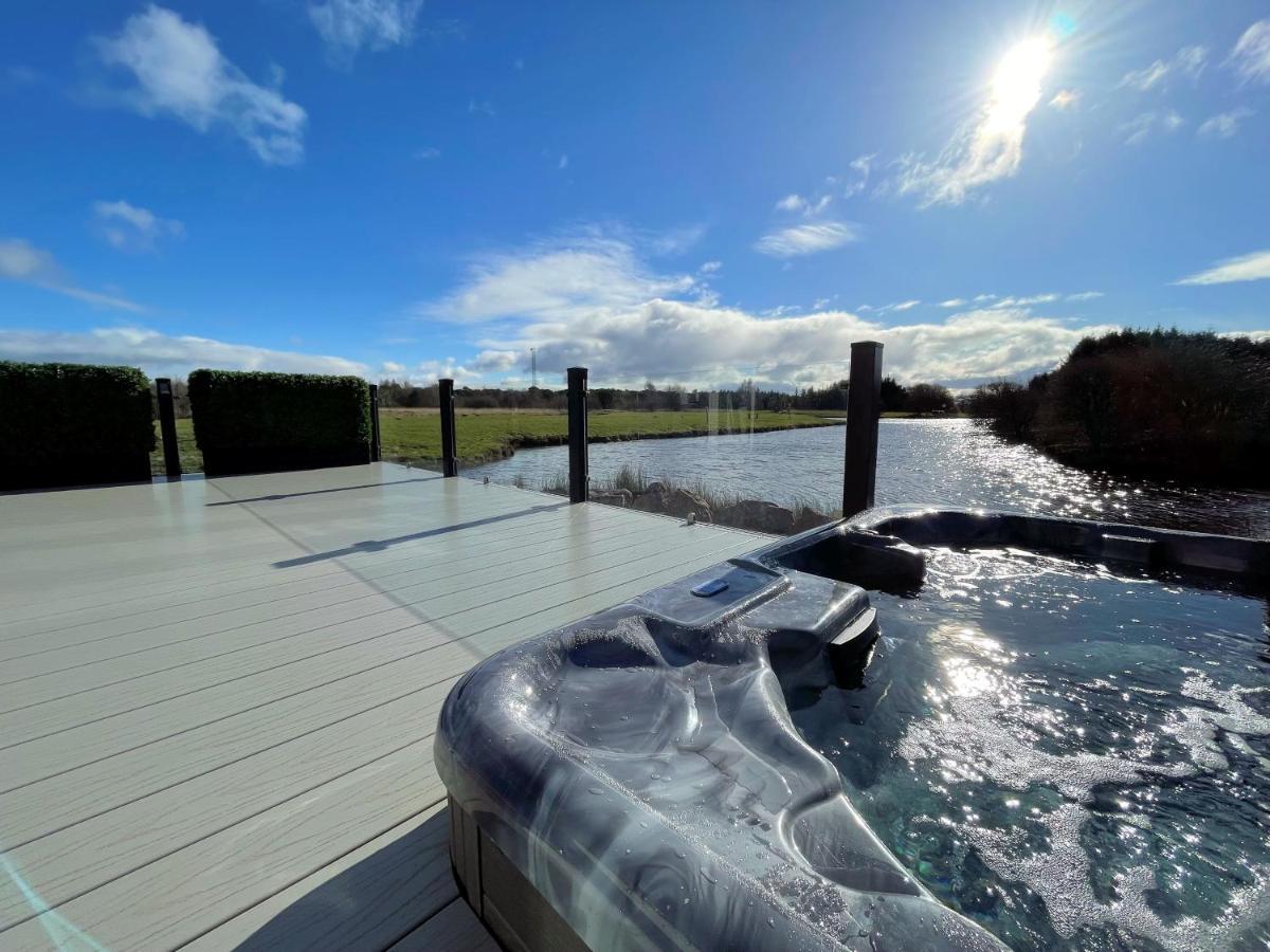 Luxury Lakeside Lodge With Htub Beautiful Views Annan Kültér fotó
