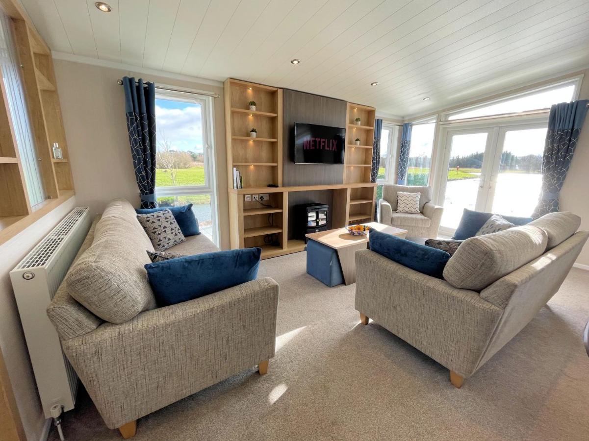 Luxury Lakeside Lodge With Htub Beautiful Views Annan Kültér fotó
